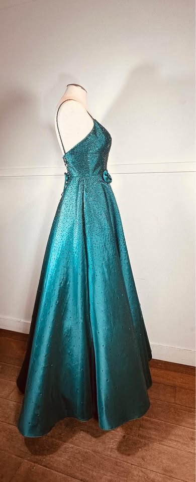 Robe de bal vert émeraude à paillettes