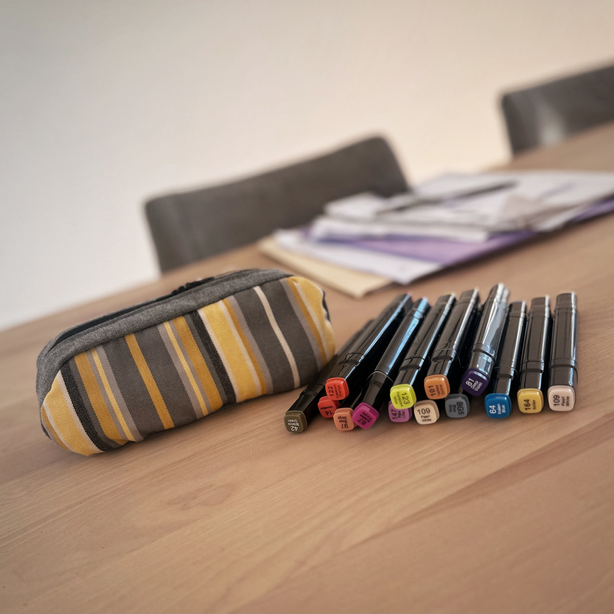 Étui à crayon - Rayures Jaunes & Grises