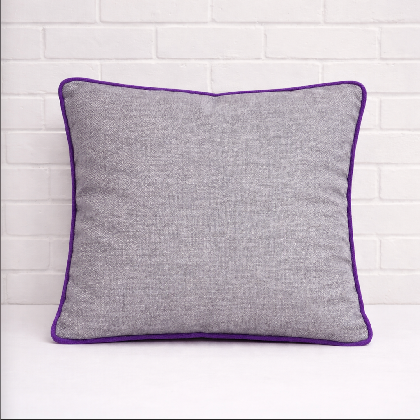 Housse de coussin - Ardoise + Piping mauve