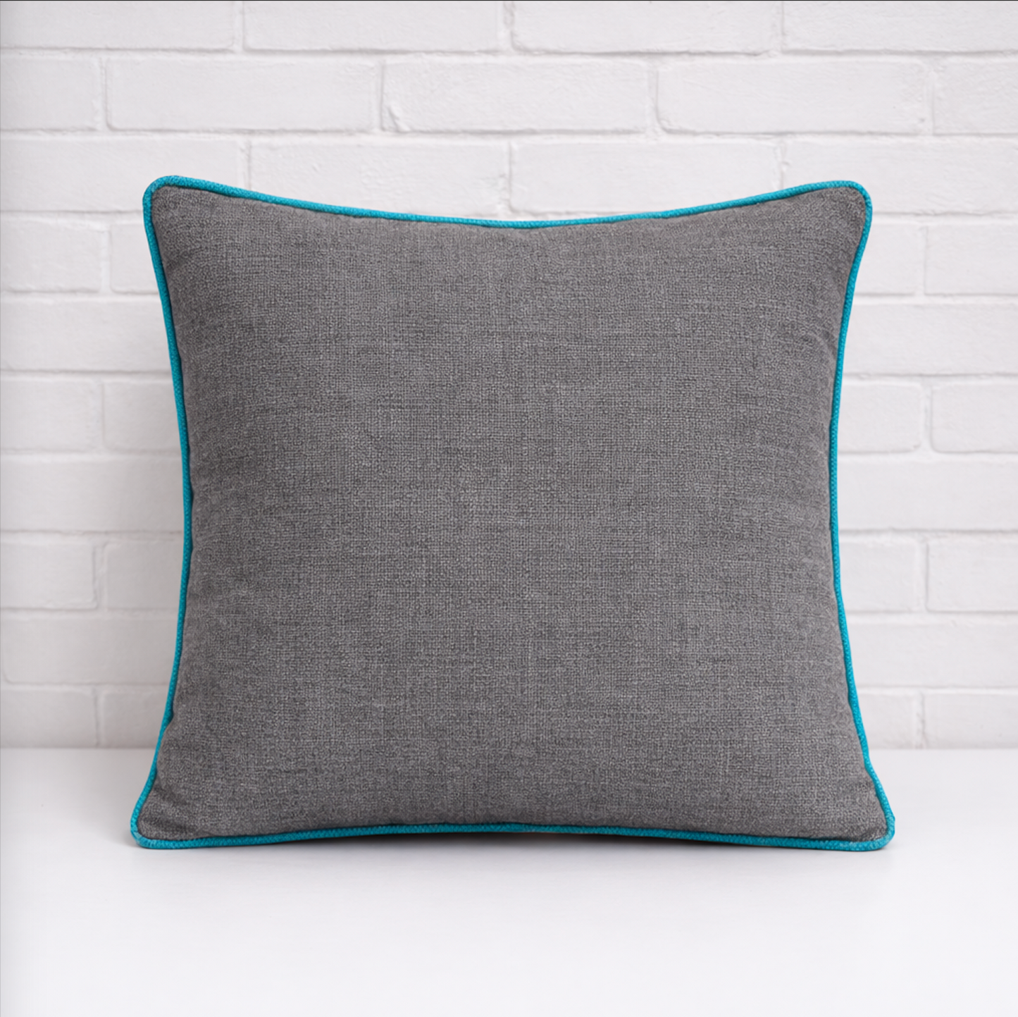 Housse de coussin - Ardoise + Piping turquoise