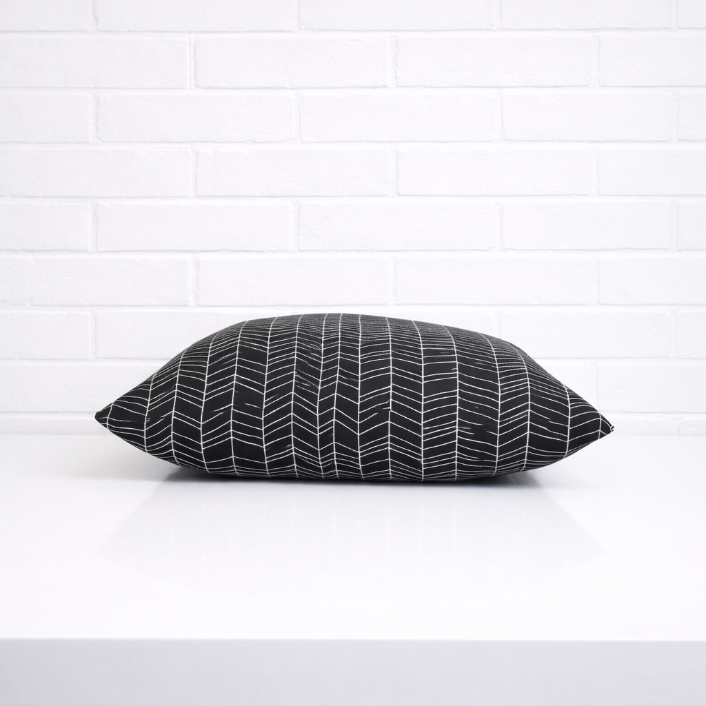 Housse de coussin - chevron noir